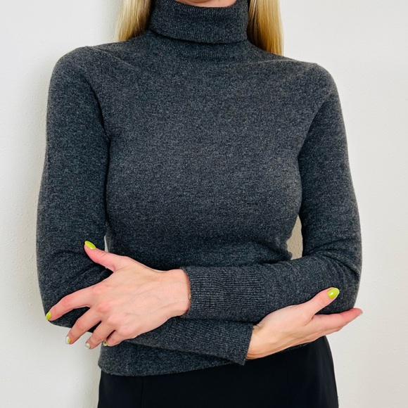 New Christopher Fischer grey turtleneck cashmere sweater - Picture 2 of 8